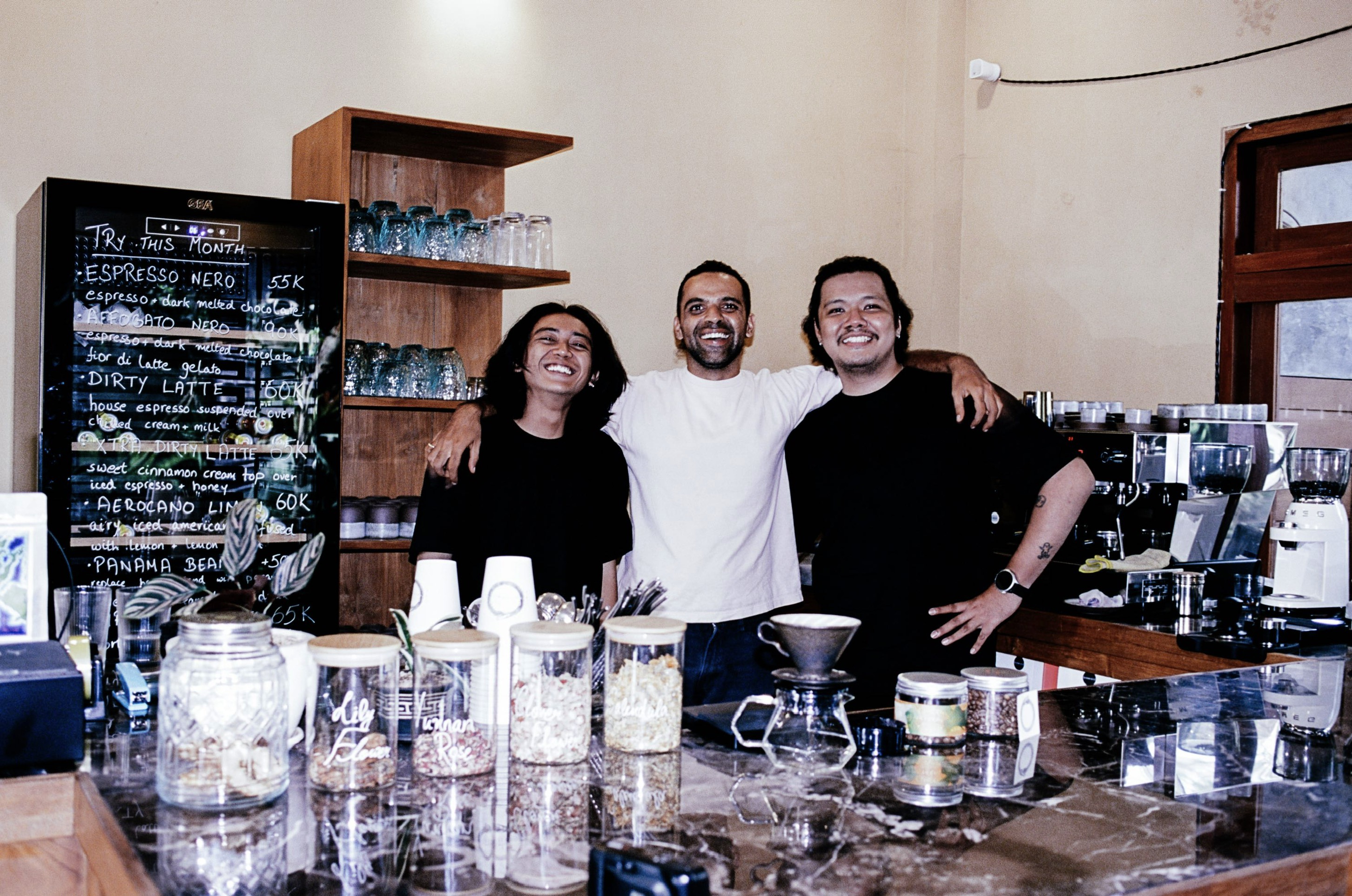 Oroboro Coffee — the space